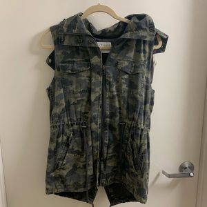 Velvet by Graham and Spencer Women’s Camo Vest